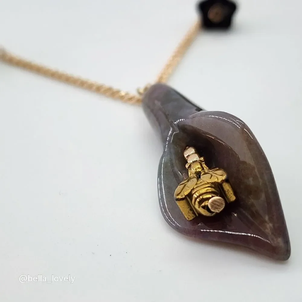 Moss Agate Calla Lily Handmade Pendant Bee Charm Drop Dangle Pendants